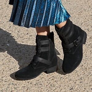 UGG ZIA Ankle Moto Leather Black Boots Size 6.5‎ 1103571 EUC